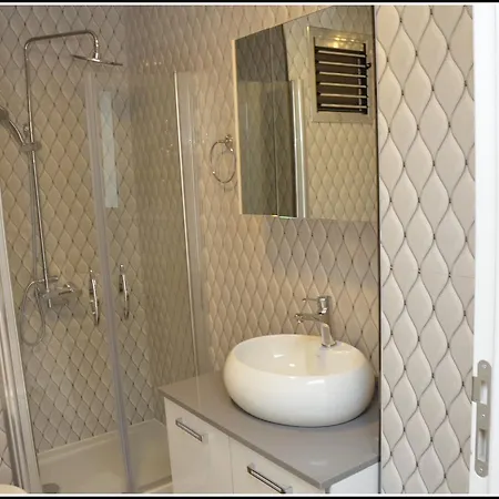 アパートホテル Marina